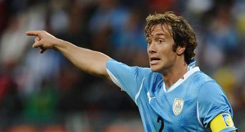 قائد أوروجواي يحذر من خطورة الأردني حسن عبد الفتاح ويشبهه بميسي ورونالدو